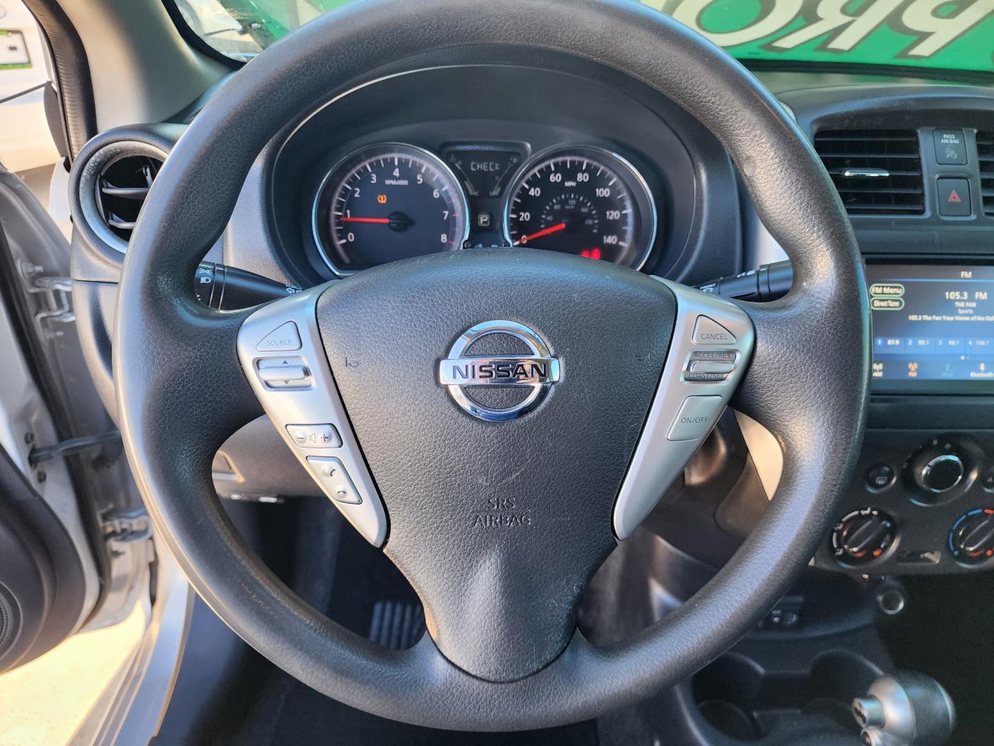 2019 SILVER Nissan Versa SV (3N1CN7AP0KL) , AUTO transmission, located at 2660 S.Garland Avenue, Garland, TX, 75041, (469) 298-3118, 32.885551, -96.655602 - Photo#12